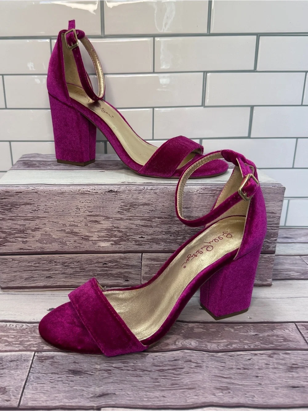 Lilly Pulitzer Amber Lynn Ankle Strap Sandal Size 6